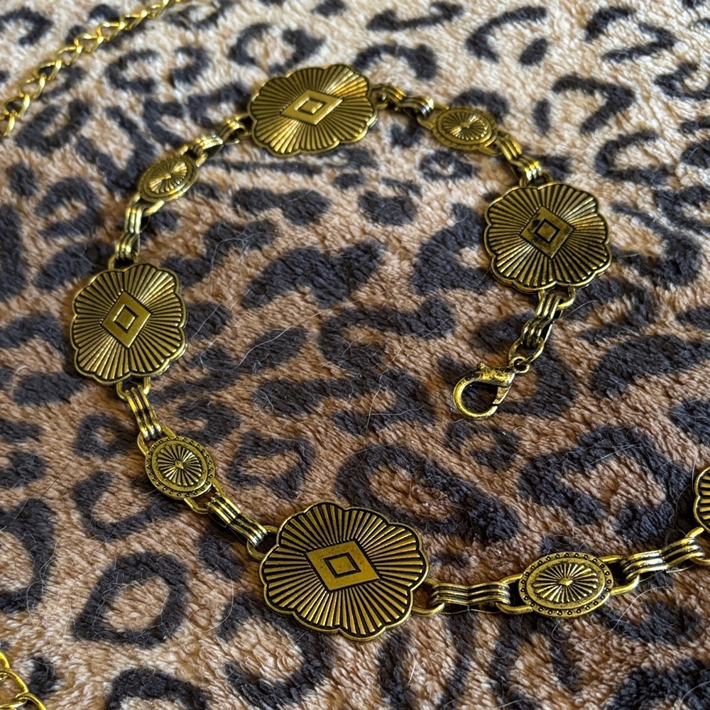 Gold Tone Floral Medallion Women's Chain Belt